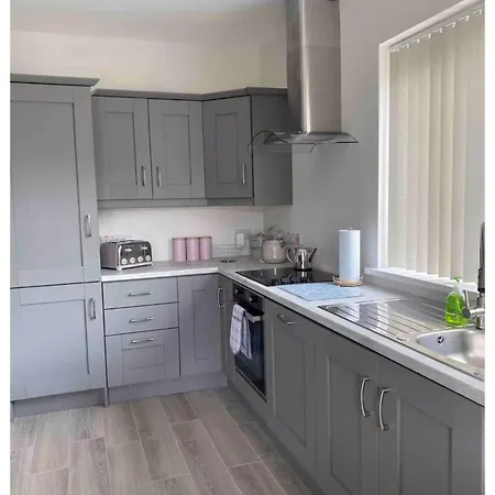 بيت للعطل Seaside Hideaway In Creeslough