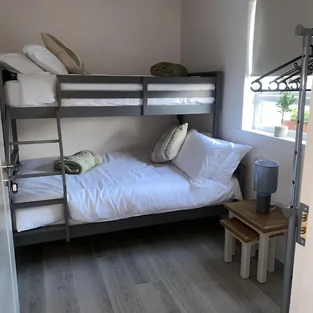 بيت للعطل Seaside Hideaway In Creeslough